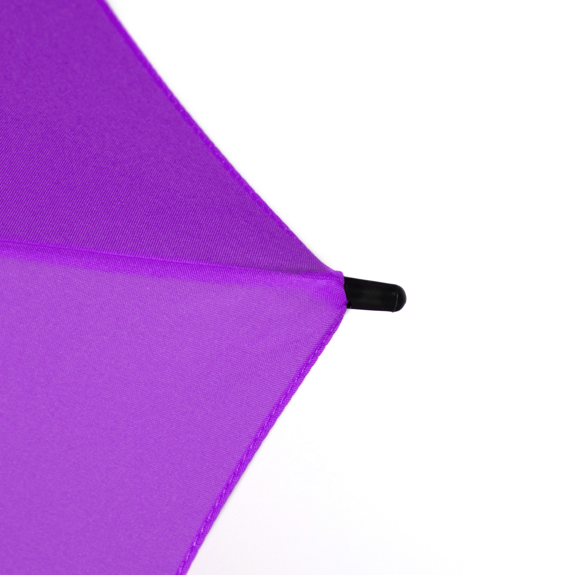 Detail des Schirmspitzchens am violetten Regenschirm Long Matic Rain