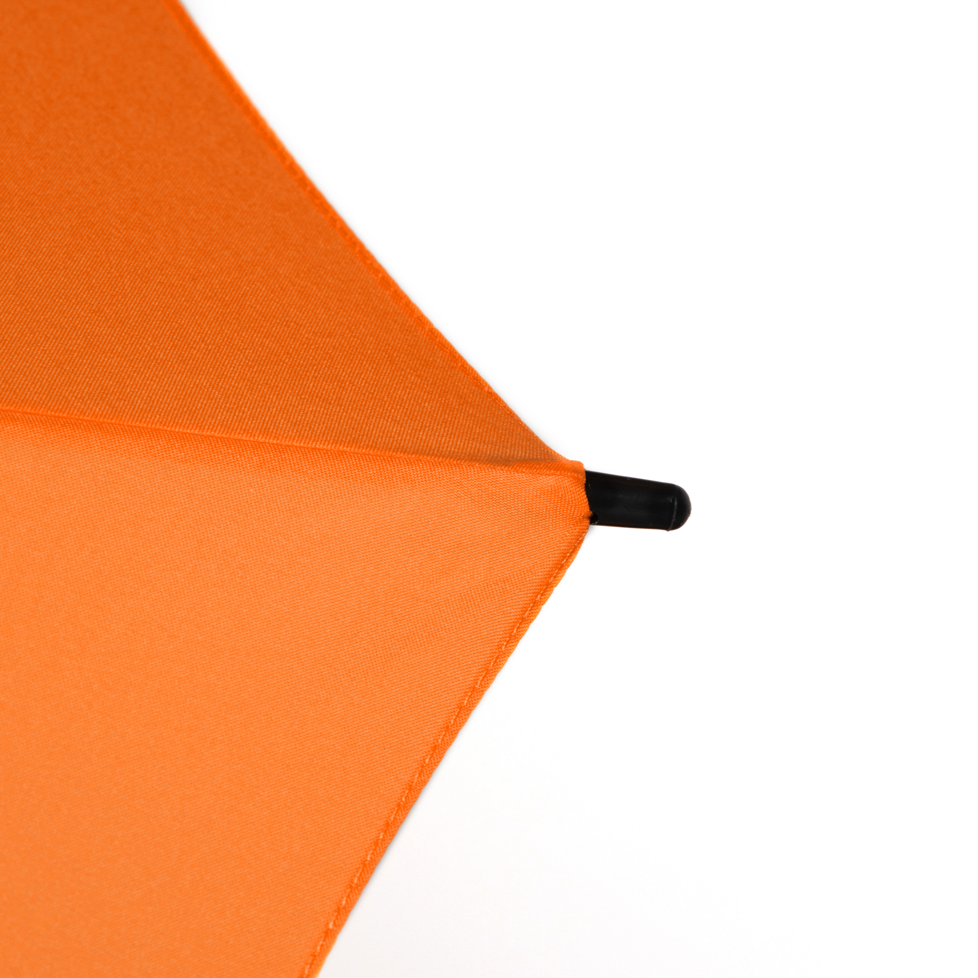 Detail des Schirmspitzchens am orangen Regenschirm Long Matic Rain