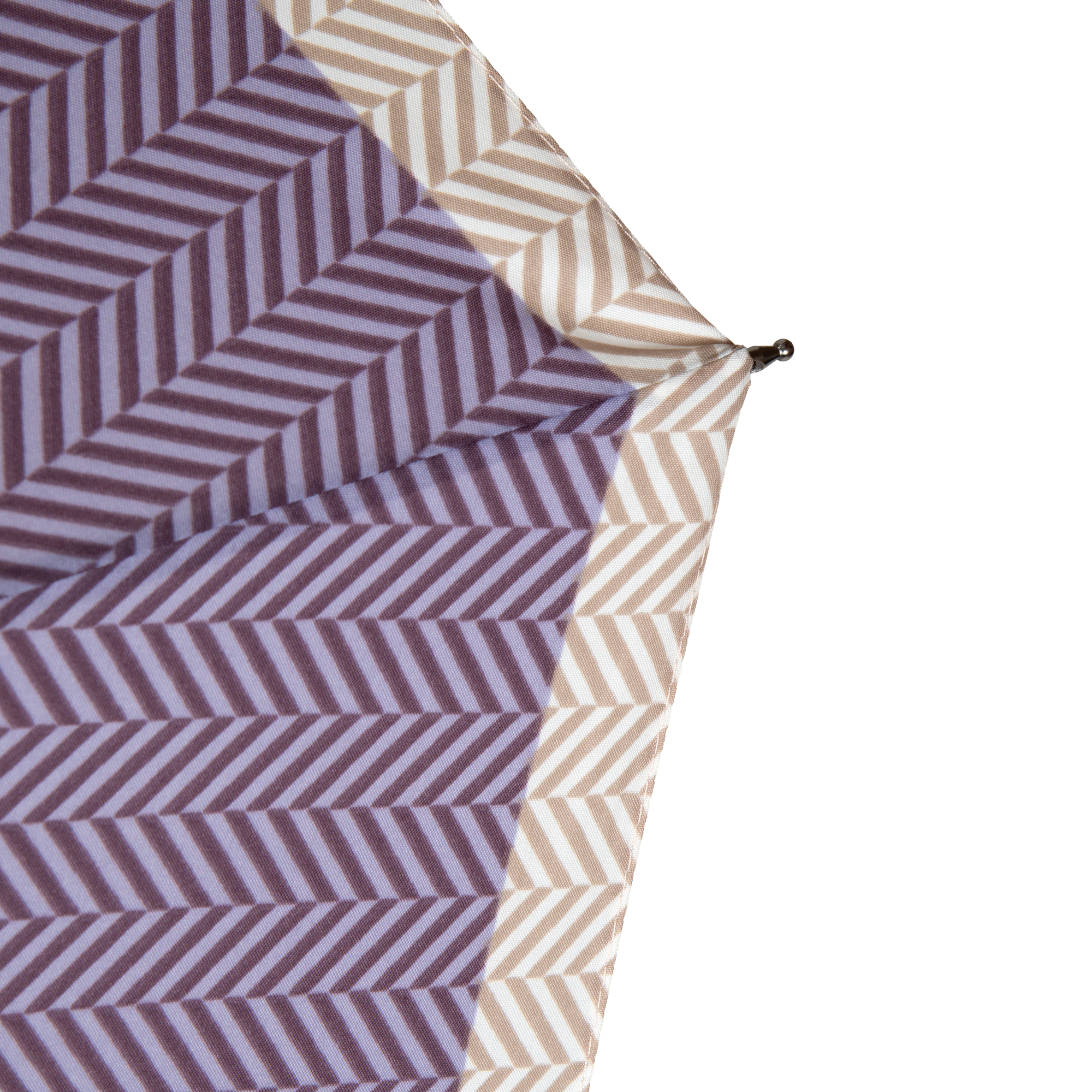 Detail of the Long Matic in purple: herringbone pattern with rib tip